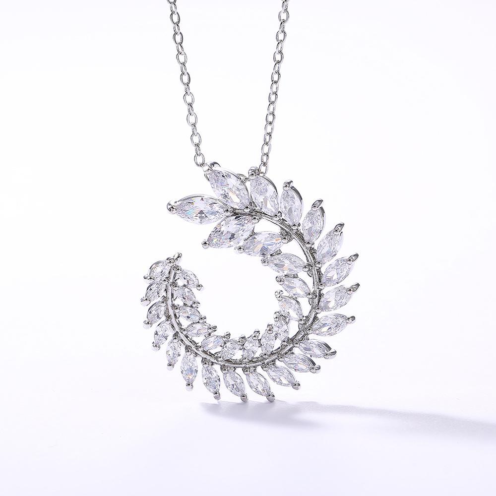 

Простое и универсальное, слегка инкрустированное циркониевое ожерелье в виде листочка, цепочка на ключицу, женское ожерелье. белый