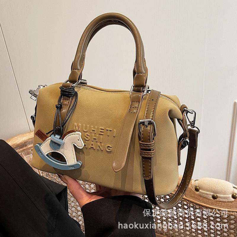 Vintage matte bag women's 2025 new commuter versatile messenger bag premium sense portable Boston bag pillow bag