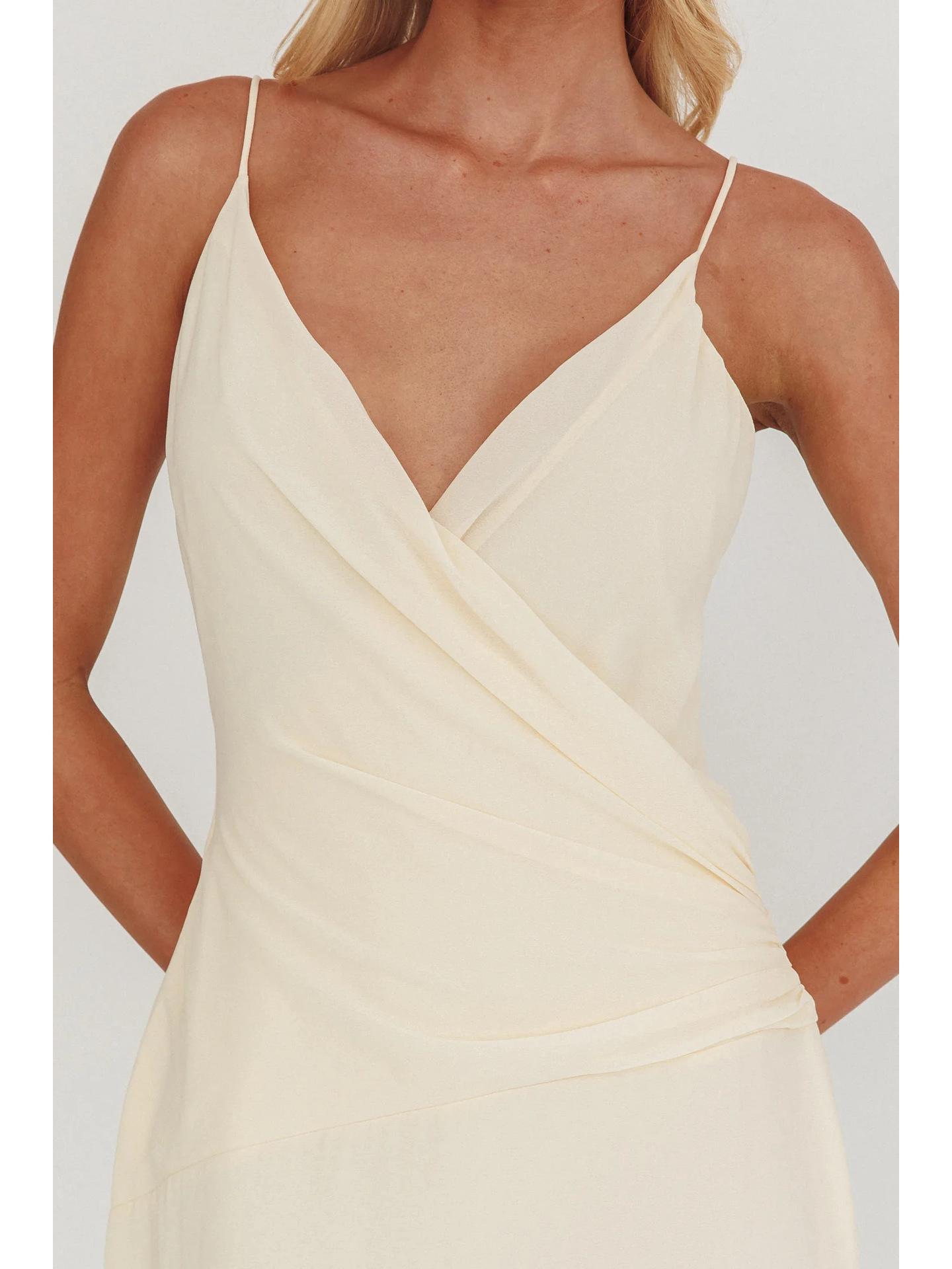 

2026 Chic European & American Women s Solid Color Waist-Cinching Backless V-Neck Spaghetti Strap Dress Large світло-жовтого кольору