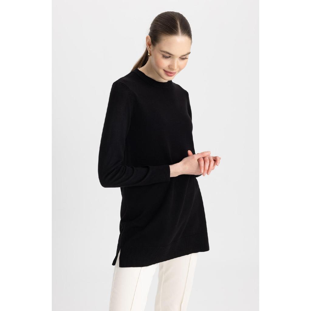 Tunika z okrągłym dekoltem o regularnym kroju