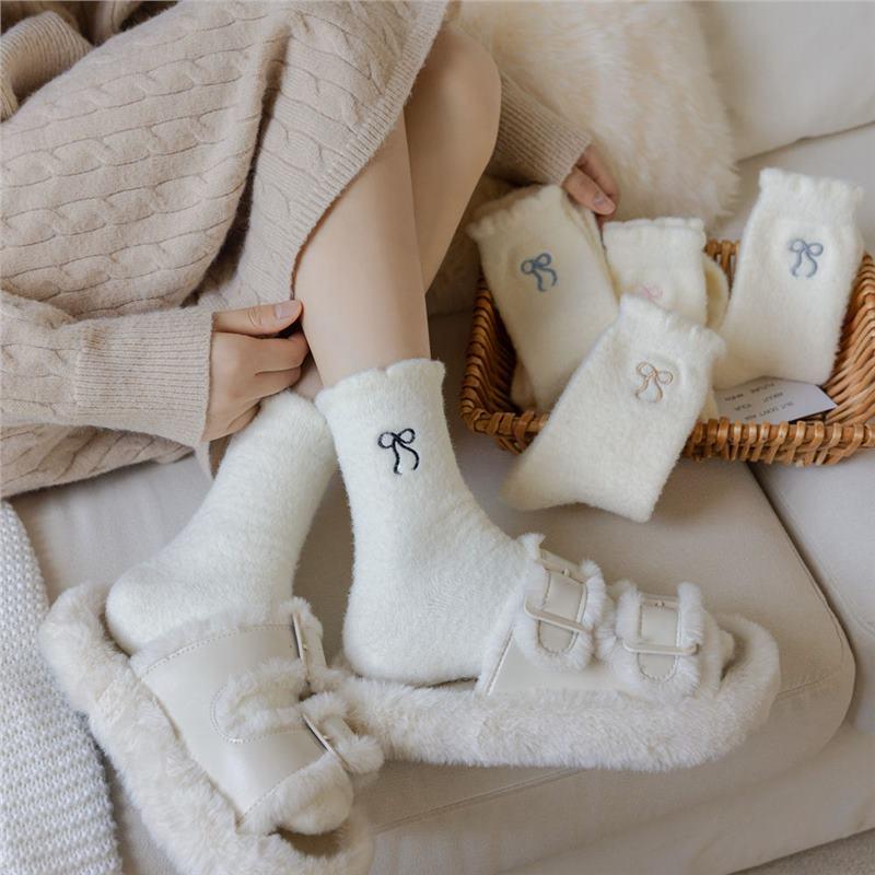 Women's Fleece-Lined Mid-Calf Bowknot Socks - Warm & Cozy Japanese Style for Autumn/Winter
