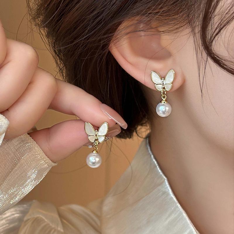 French Retro Flower Butterfly Pearl Fringed Earrings Light Luxury High-end Stud Earrings Niche Versatile Earrings Women