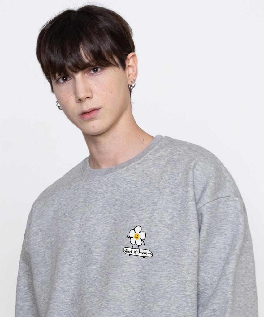 GRAVER [Unisex] Flowerboard Smile Sweatshirt_Gray