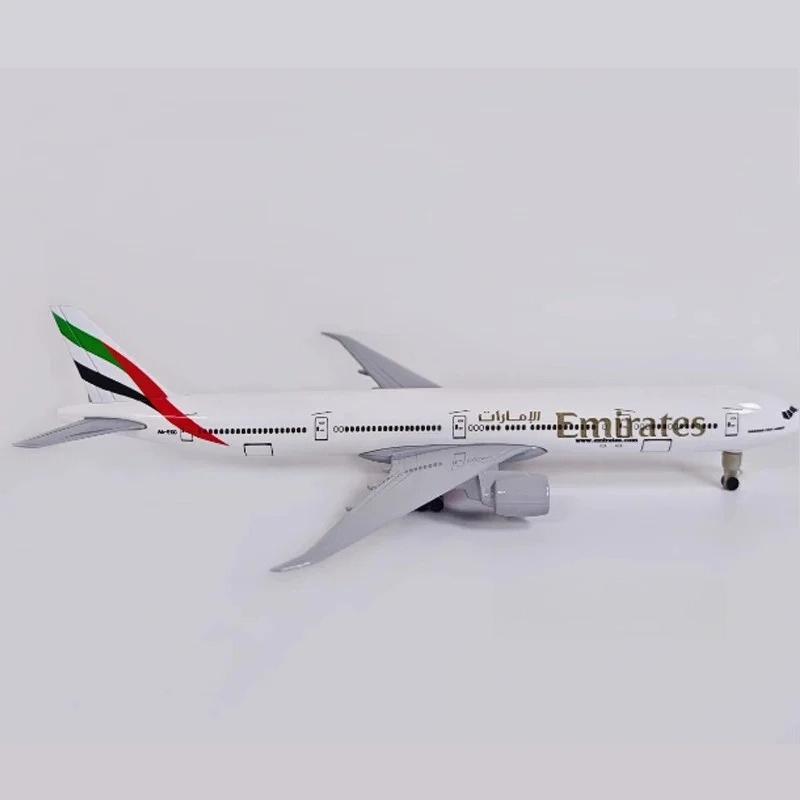 Aerei Giocattolo Scala 1/400 Aereo 20cm B777 Emirates Airways Con Carrelli di Atterraggio Modello Replica in Metallo Aerei Giocattolo per Bambini Simulazione