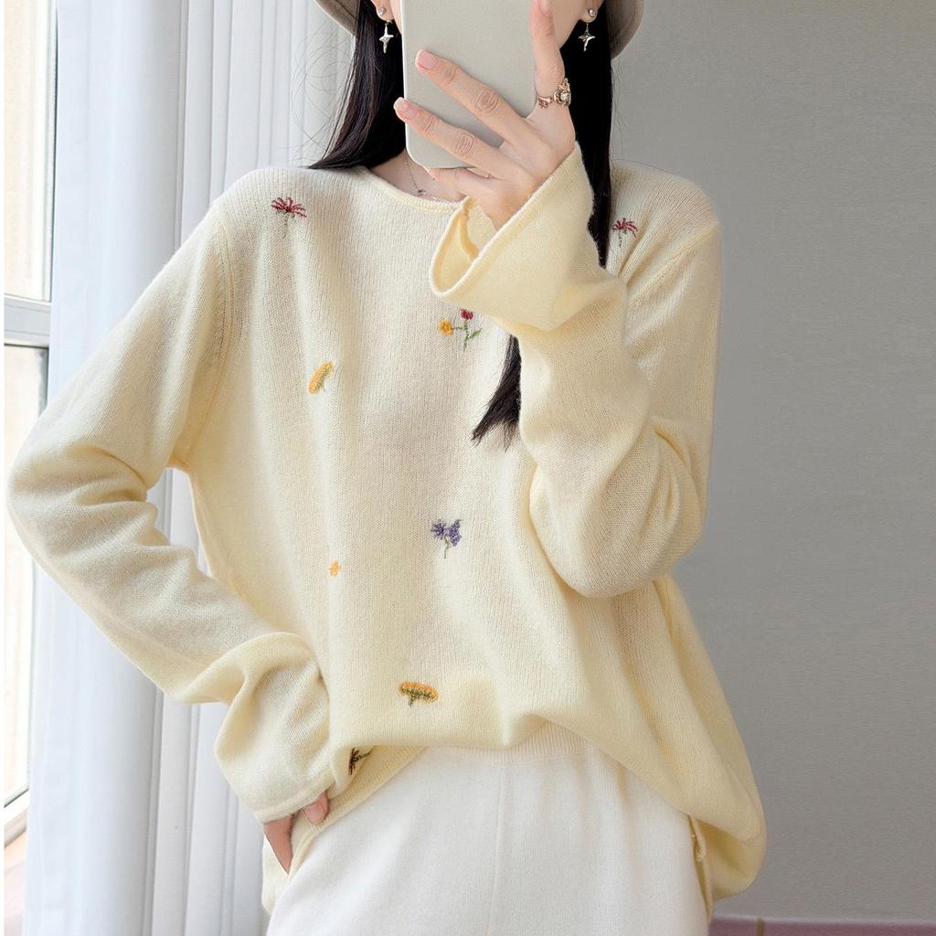 Women's Autumn Winter White Wool Sweater with Colorful Floral Embroidery - Loose Fit, Slimming, Round Neck Knitwear