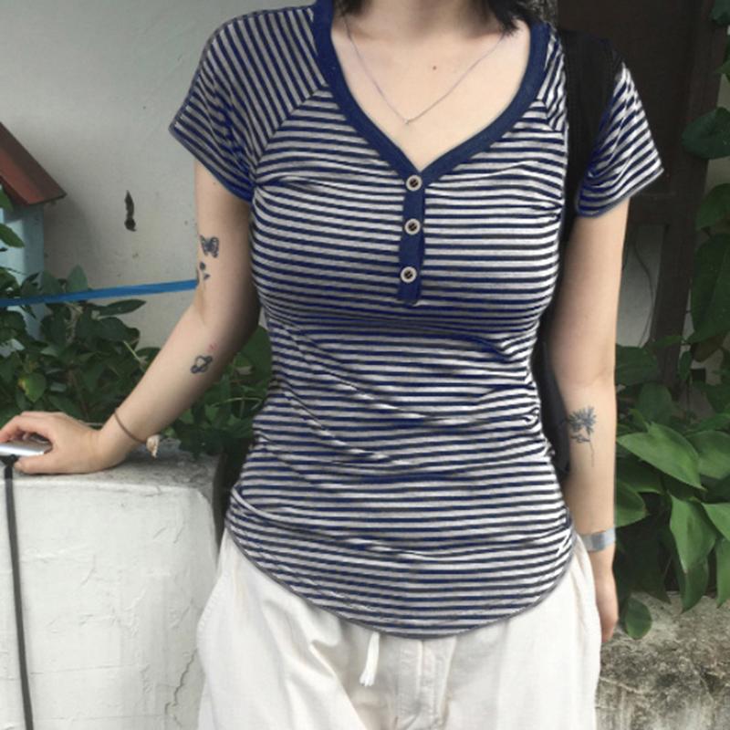 Koreanische Mode Gestreiftes V-Ausschnitt mit Knöpfen Schlankmachende T-Shirts Damen Sommer Kurzarm Oberteil Tees Y2K Ästhetik Neu