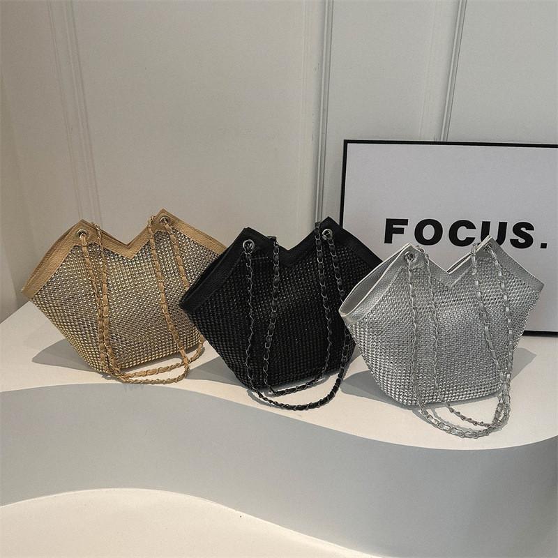 Fashionable Rivet 2024 Spring Summer New Trendy Street Style Pu Tote Bag