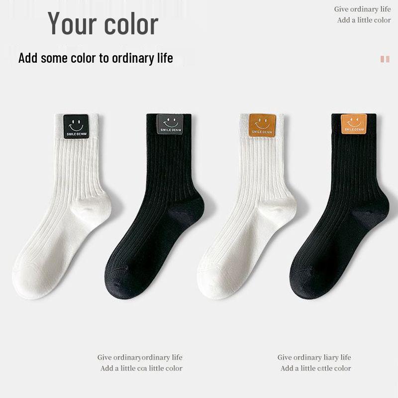 

Осенний тренд однотонные женские носки до середины икры с кожаной биркой со смайликом - черно-белые White with Black Label