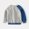 Maglione in pile per ragazzi con colori a blocchi blu e grigi, casual, alla moda, moda coreana, a maniche lunghe, felpa in pile di cotone per bambini
