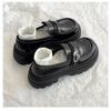 2024 neue Frühling und Herbst Damen Britischer Stil dicker Absatz Plateau Französische kleine Lederschuhe Retro Schwarz Slipper zum Hineinschlüpfen