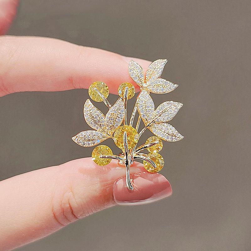 Autumn Winter Coat Yellow Lucky Tree Brooch Elegant Fashion Pins For Women Safe Pin Clothing Clip Badge Dress Buckle Jewelry