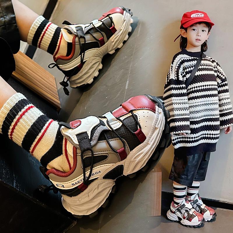 Jungenschuhe 2025 Frühling neue beliebte Kindersportschuhe schmutzabweisende Lauf-Papa-Schuhe weiche Sohlen ältere Kinder und Jungen