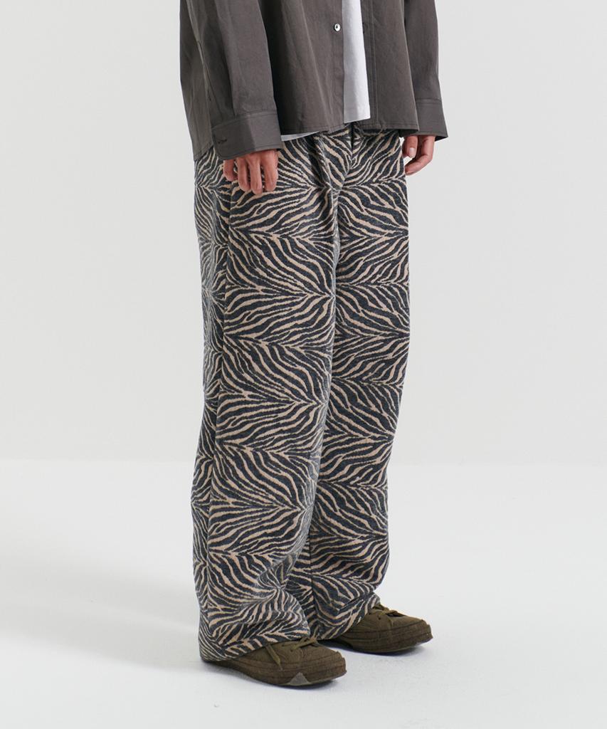 Ssoji Zebra Pattern Set-Up Pants_Black