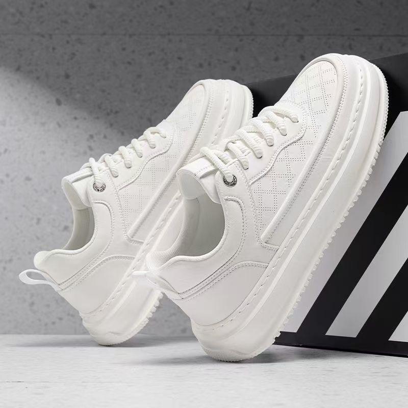 Men's Shoes for Spring and Summer Breathable Lightweight Soft Sole White Shoes for Men's Casual Shoes for Versatile Thick Sole Shoes