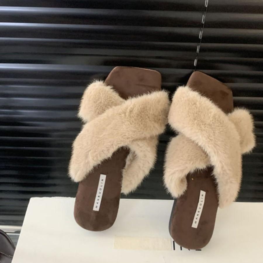 2025 Autumn and Winter New Cross-strapped Mao Mao Slippers Women's Wear Fashionable Versatile and Foreign Flat-bottomed Mao Mao Shoes