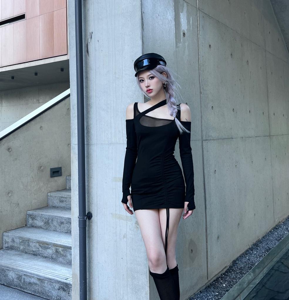 Pure Desire Spice Girl Off-the-shoulder Black Mesh Long-sleeved Dress, Early Autumn New Models Show Tight Figure, Hip-wrapped Short Skirt Women