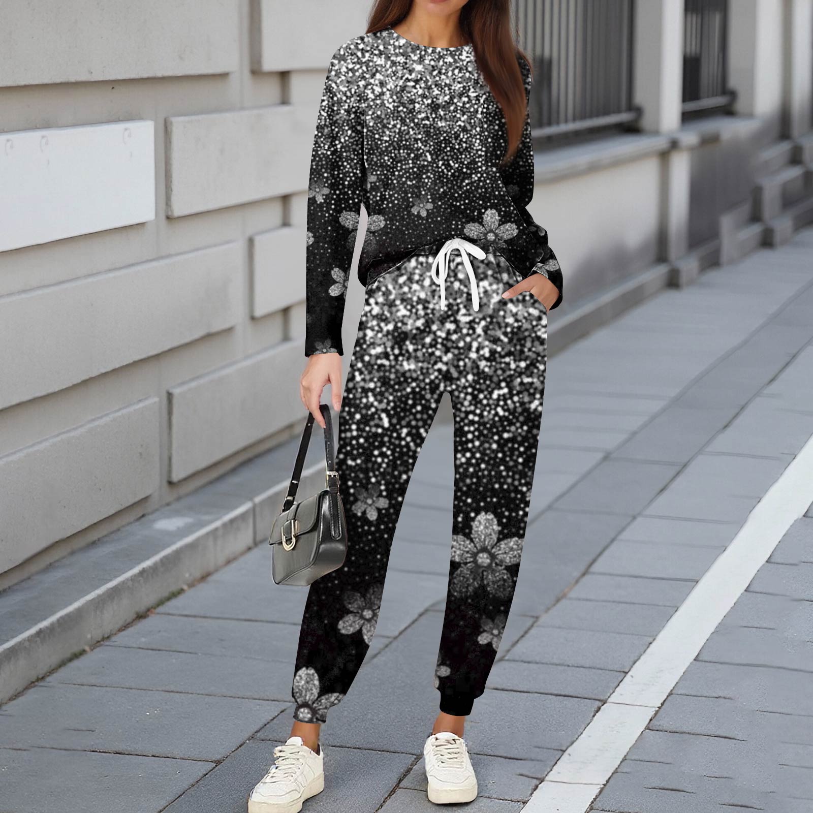 

Комплекты для женщин из 2 предметов: футболки с круглым вырезом и длинным рукавом, принтованные спортивные брюки с карманами XL