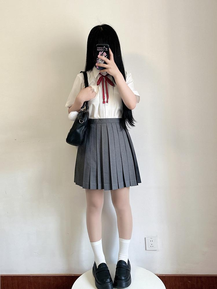 Women's Original Solid Color Pleated Skirt: Short, Medium, and Long Options for Student Graduation Photos