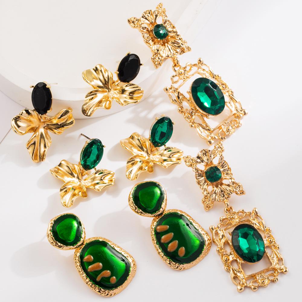 Vintage Emerald Temperament Exaggerated Flower Earrings With Silver Needles And Diamond Inlaid Resin High-end Earrings