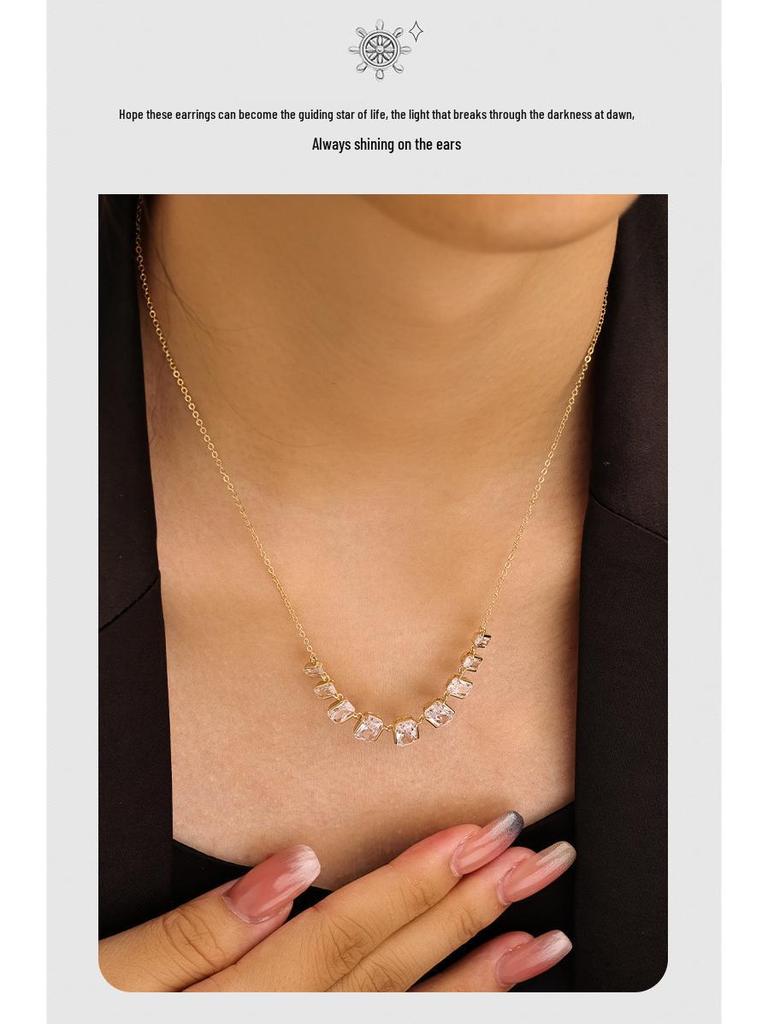 Quadratische Diamant Kupferlegierung Halskette - Europäischer & Amerikanischer Stil, Zwei Farben, Modisch & Vielseitig, Nischendesign, Zeitlose Eleganz.