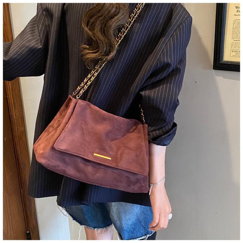 1Pc Women's Fashion Niche Messenger Bag 2025 Autumn and Winter New Chain Underarm Bag Suede Foreign Style Versatile Single Shoulder Messenger