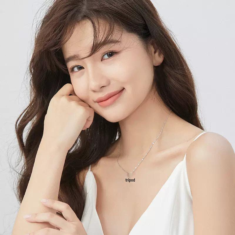 Neue wendbare herzförmige vierblättrige Kleeblatt-Halskette - Damenmodisch, zum Öffnen, kreatives Herz-zu-Herz-Design.