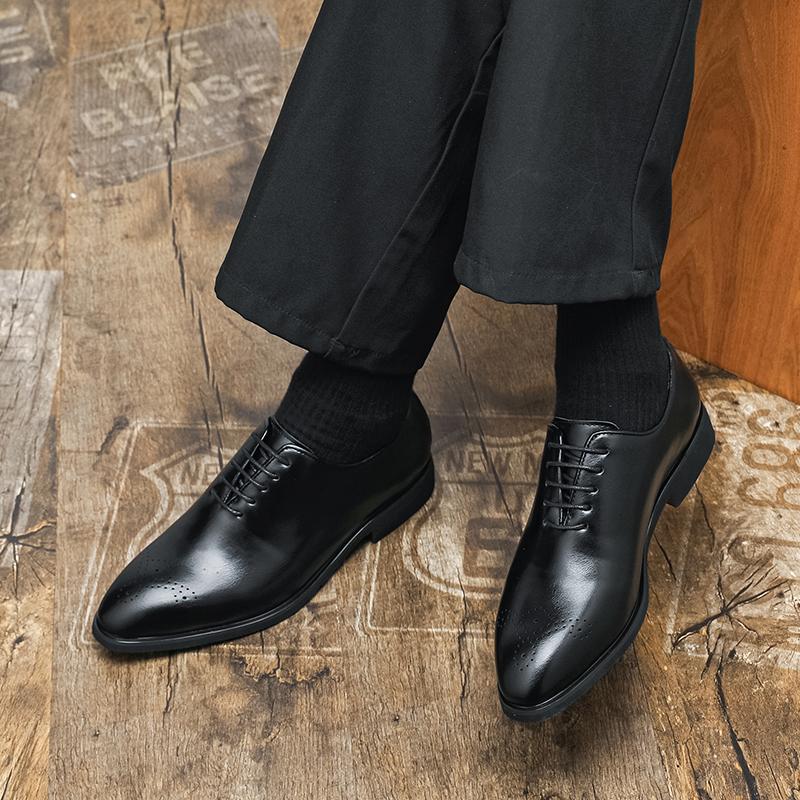 Fashion Fashion Red Sole Plus Size Leather Shoes Soft Leather Lace Up Low Top Brogue Shoe Men Daily Use Versatile Business Office Shoes