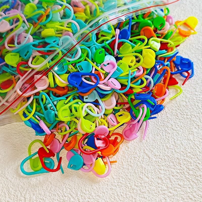 Knitting & Crochet Tool Set: Stitch Markers, Sewing Needles, Suture Needles, Wool Crochet Pins, Anti-Unbutton Buckles
