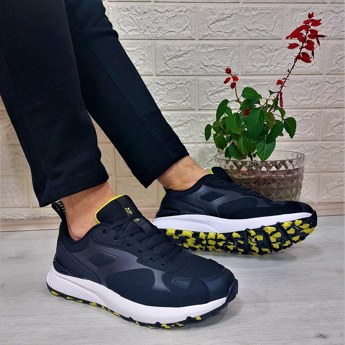 

Kinetix Bret черно-желтая противоскользящая мужская спортивная обувь Fuspet