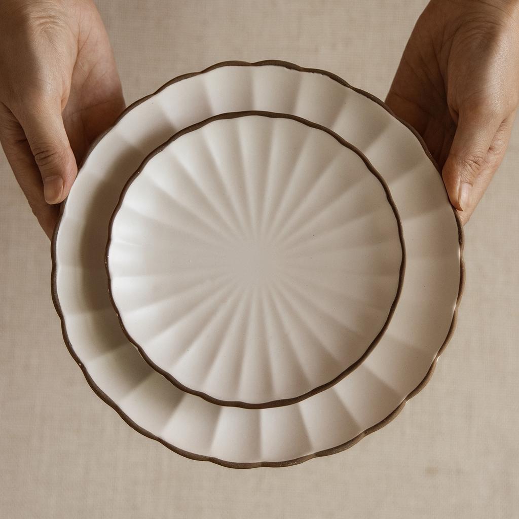 Fächerförmiger Rand Keramikteller, Haushalt Kreativteller, Gemüseteller, Salatteller, Geschirr, Dessertteller, Speiseteller, Pastateller.