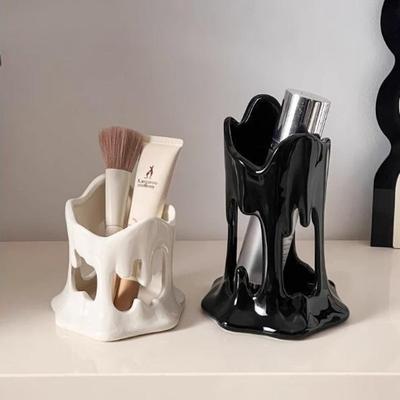 2026 New Creative Ceramic Washbasin Toothpaste Toothbrush Holder Couple Makeup Brush Holder Storage Rack