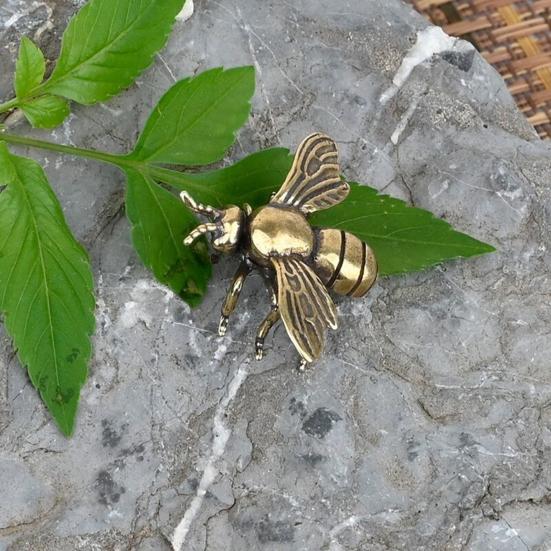 Mosazná figurka včely Čaj Zvířátko Pevný kov Postava včely Model Socha Socha Hračka Stolní dekorace Ornament Festival Sběratelský dárek