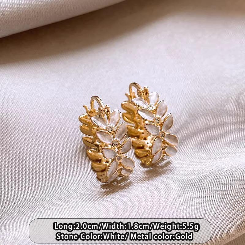 

French Elegant White Enamel Leaf Metal Round Ear Buckle For 2026 New Fashion Jewelry Party Women s Trendy Earrings Accessories