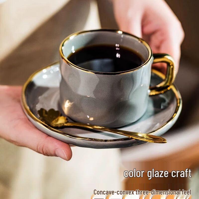 Europäisches leicht luxuriöses goldenes Kaffeetassenset