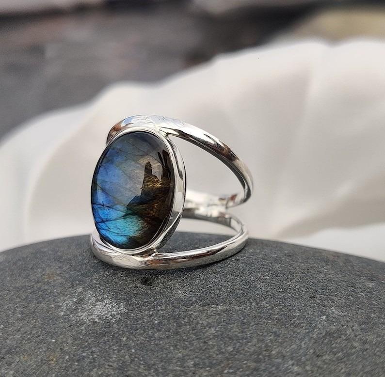 Natural Oval Blue Labradorite Gemstone 925 Sterling Silver Artisan Gift Ring