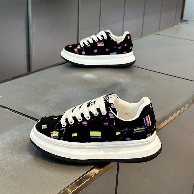 Fashion Men's Canvas Sneakers Comfortable Anti Slip Platform Students Fashion Casual Shoes 2025 Lace Up Men's Outdoor Vulcanized Shoes