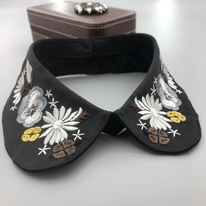 Retro Rhinestone False Collar Neckline Women Lapel Fake Collar Woman Embroidery Removable Detachable Tie Clothing Accessories