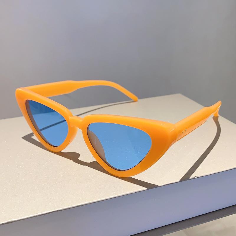 Vintage Brand Designer Triangle Cat Eye Sunglasses Women Sun Glasses For Men Trend Punk Fashion Luxury Rivet Sexy Ladies Shades