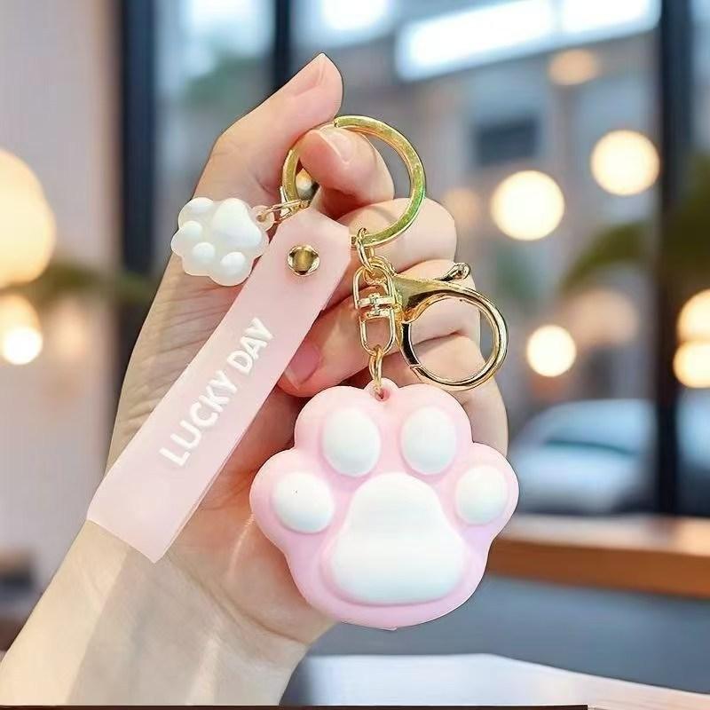 Cute Cat Claw Keychain Pendant, Schoolbag Pendant, Video Game City Small Gift Couple Keychain, Keychain.