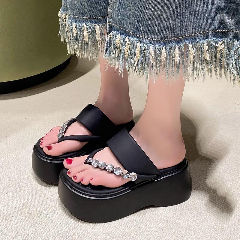 Versatile Summer Thick-soled Heightening Pinch-on Flip-flops Cool Slippers 2025 New Fairy Style with Skirt Beach Sandals