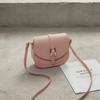 Simple metal buckle flip adjustable shoulder strap messenger bag personalized versatile commuter women's bag fashion saddle bag
