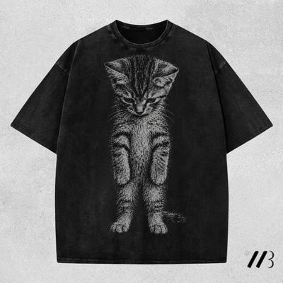 Trauriges Kätzchen Meme Stehende Katze T-Shirt Lustige Weinende Katze Comfort Colors T-Shirt Virales Meme Grafik T-Shirt