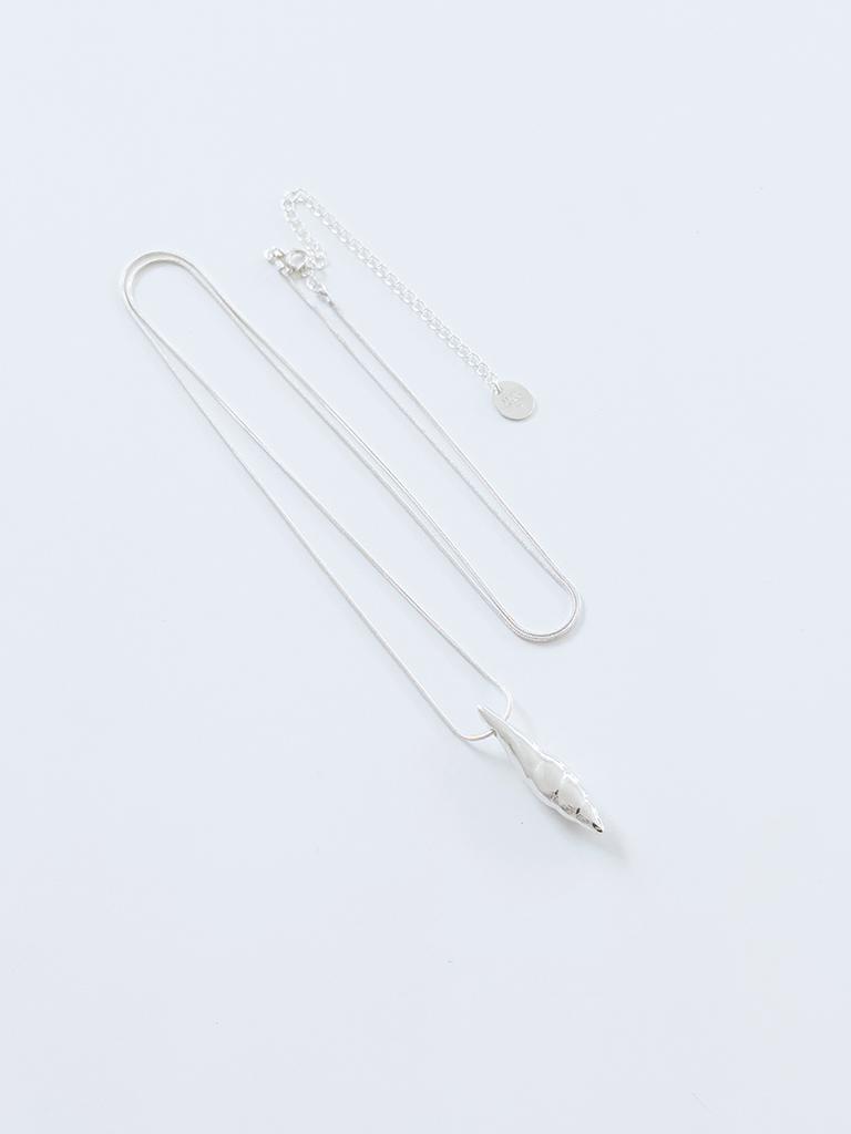 Still Instant Horn Shell Necklace