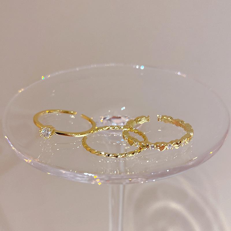 Anillo Tesoro de Color Natural Versátil Viento Suave Exquisita Circonita Nicho Apilable Femenino Color Pequeño Fresco Anillo de Dedo Abierto Anillo para Todos los Días