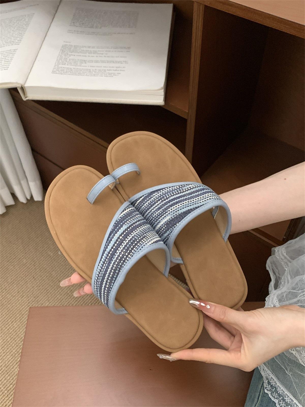 

Flat-bottomed retro toe French cool slippers fairy shoes outer wear 2025 summer niche vacation beach sandals 40 синій