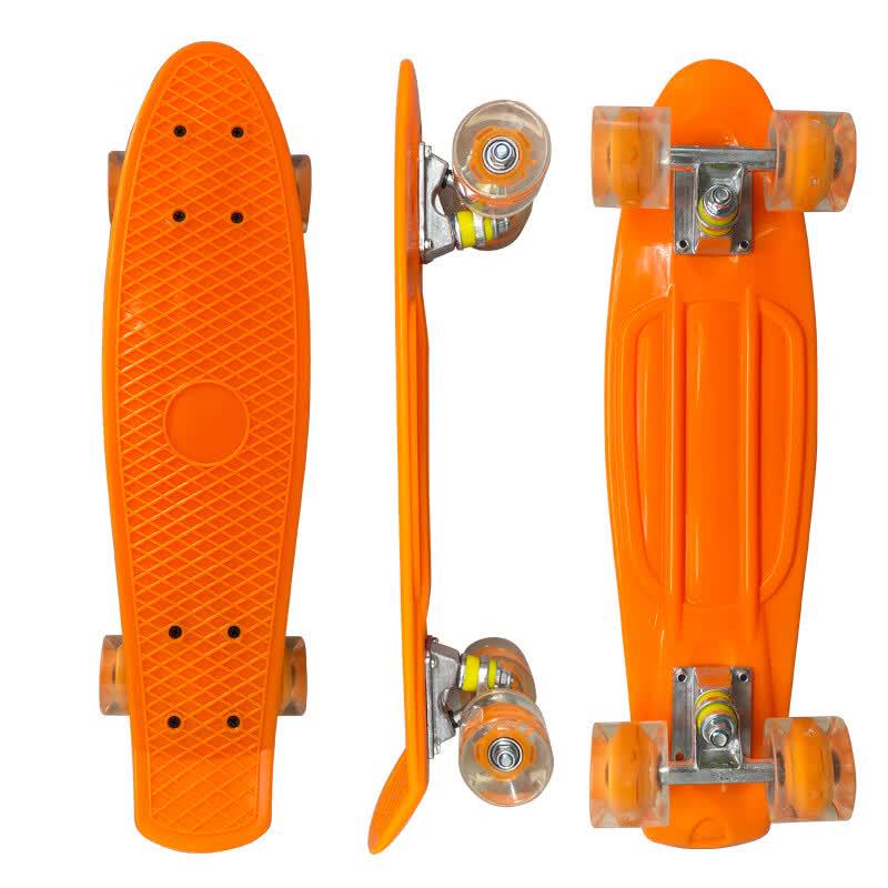 MDUG Kids  Flashing Wheel Cruiser Skateboard