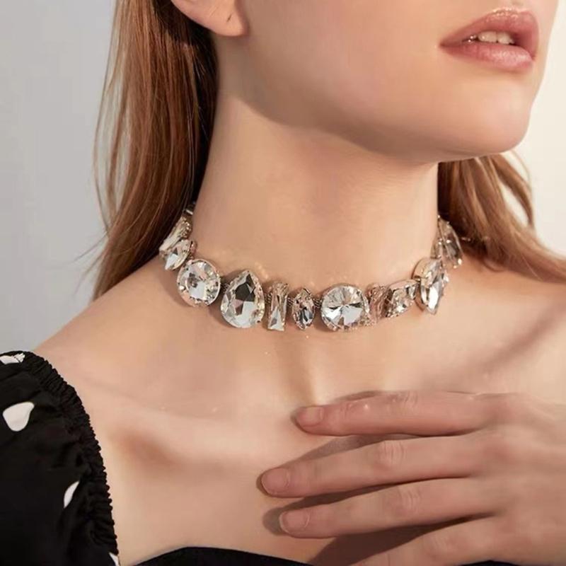 Strass-Halskette Kristall-Choker-Kette Böhmische Geometrische Schlüsselbeinkette Hochzeitsschmuck Braut-Halskette für Frauen Mädchen