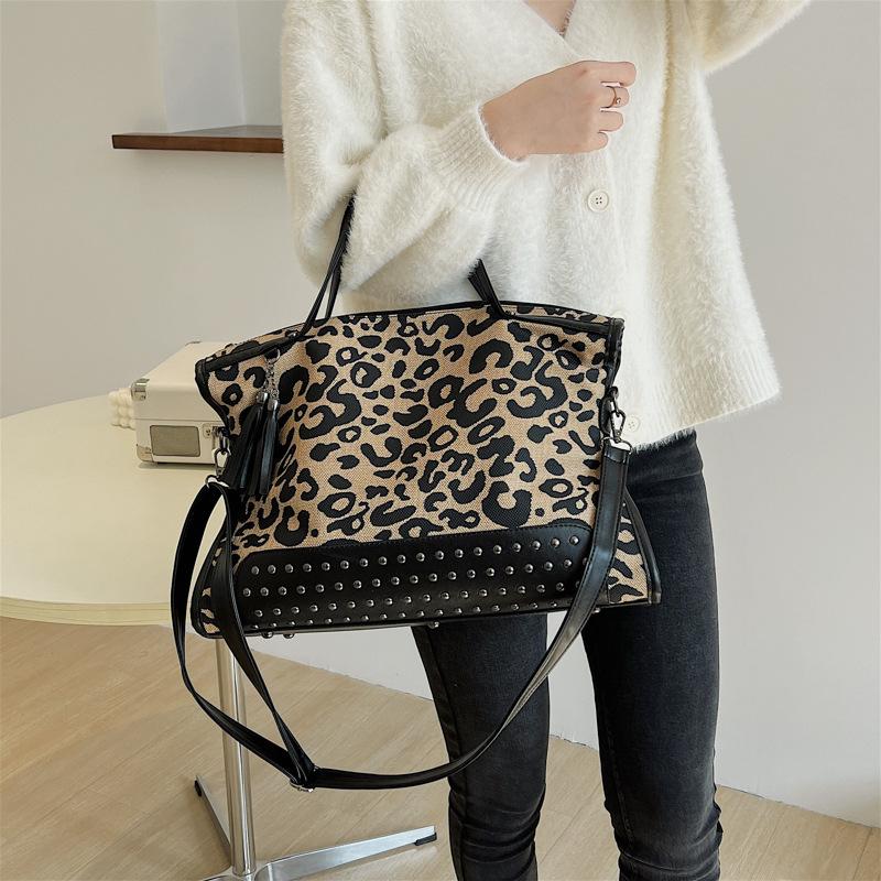 Popular Frosted Leopard Print Large Capacity Tote Bag for Women's Spring New Trend Single Shoulder Crossbody Bag