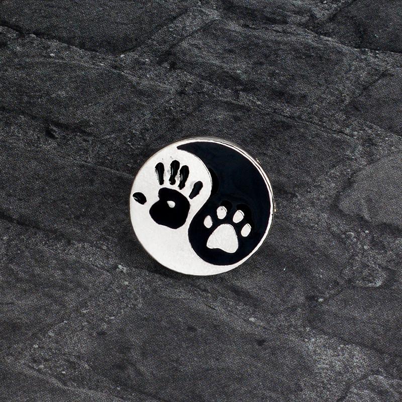 Creative Personalized Black And White Brooch With Dog Paw Print For Fashion Lovers