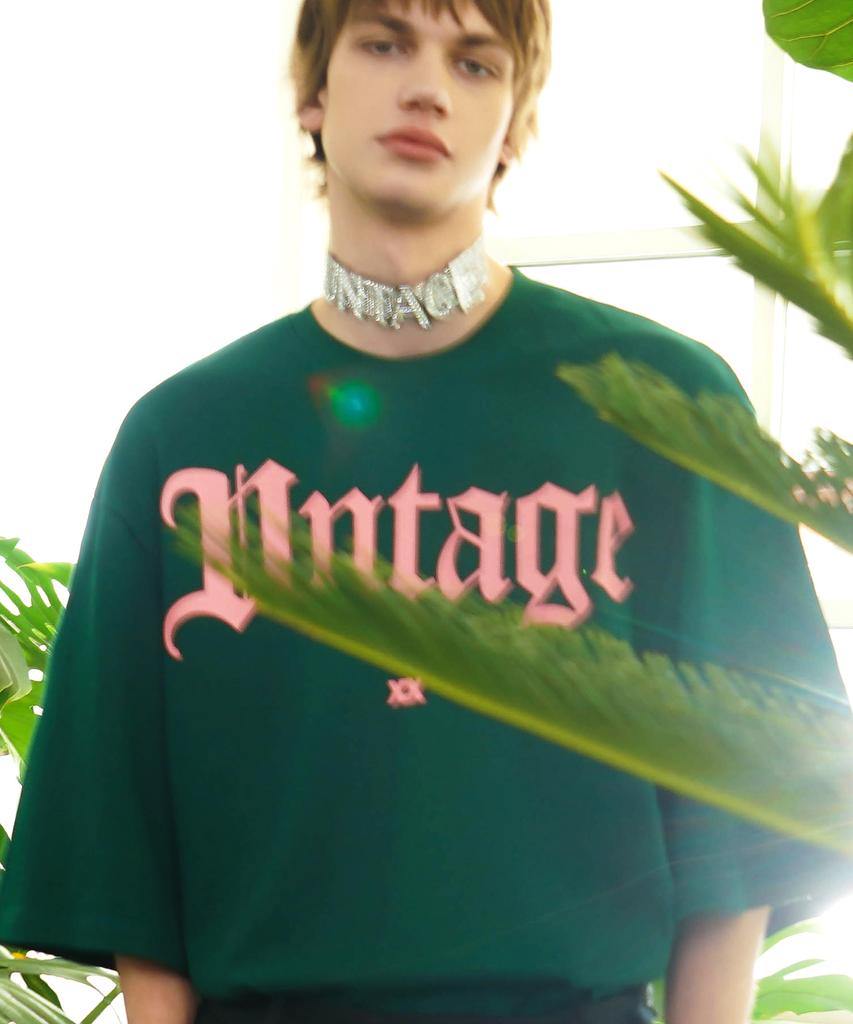 UNTAGE Logo Print Cape Short Sleeve T-Shirt [Green(Unisex)]_Utt-St36